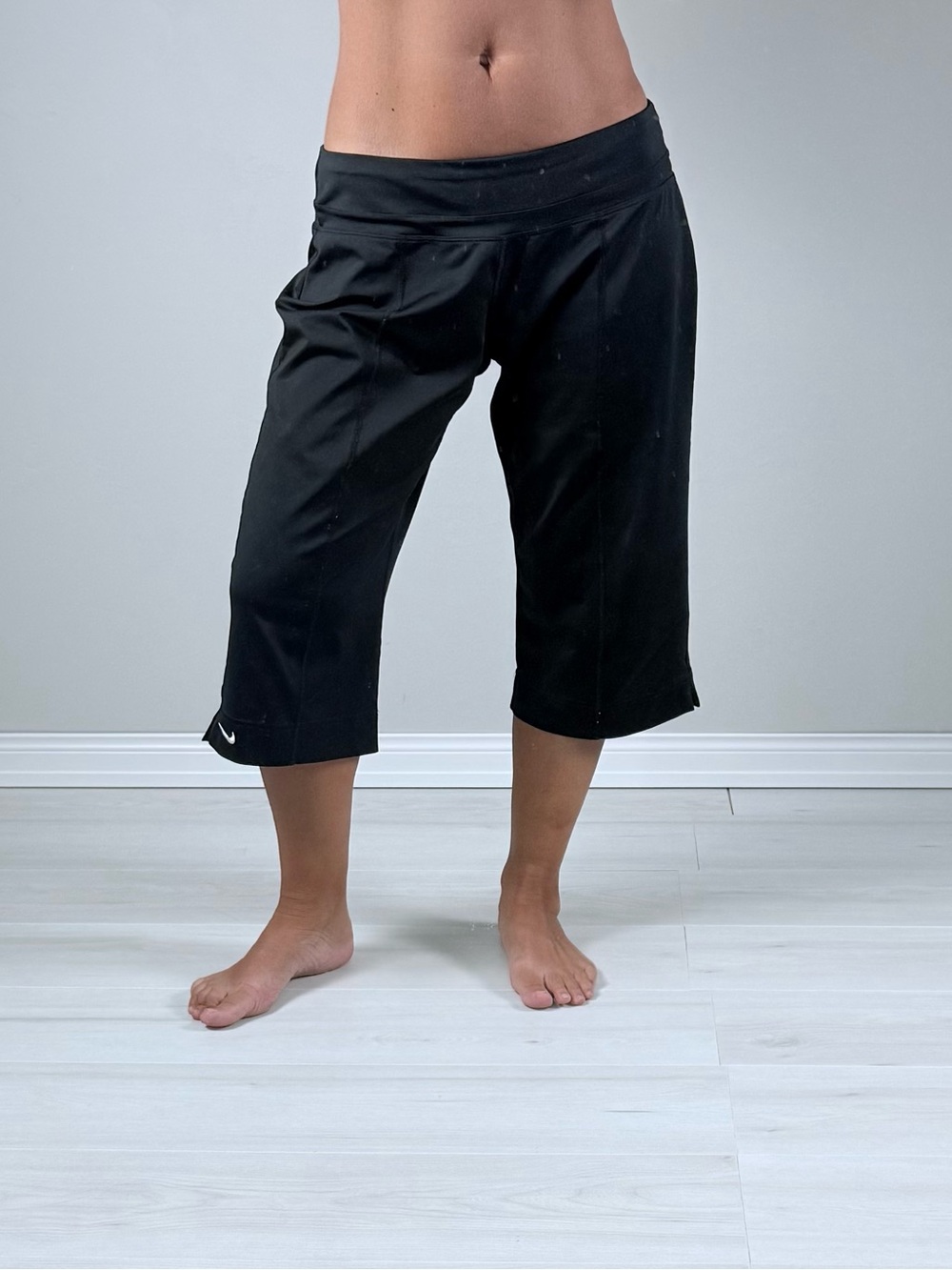 Nike Black Women's flare low rise Capri Athletic Pants y2k